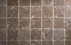 Comment nettoyer un carrelage poreux ?